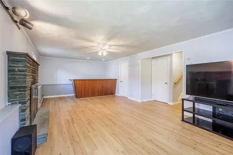 Living - 90 Oakbend Ln, Irondequoit, NY 14617 photo 5 of 7