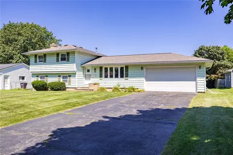 Exterior - 90 Oakbend Ln, Irondequoit, NY 14617 photo 3 of 12