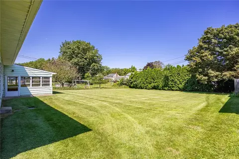Exterior - 90 Oakbend Ln, Irondequoit, NY 14617 photo 6 of 12