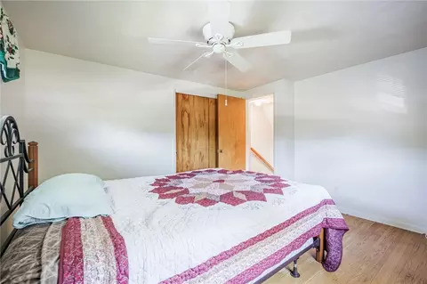 Bedroom - 90 Oakbend Ln, Irondequoit, NY 14617 photo 2 of 6
