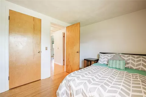 Bedroom - 90 Oakbend Ln, Irondequoit, NY 14617 photo 6 of 6