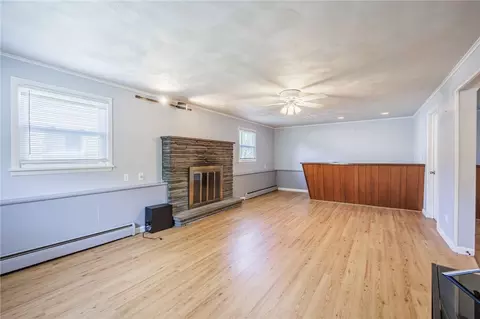 Living - 90 Oakbend Ln, Irondequoit, NY 14617 photo 5 of 8