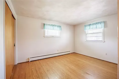 Bedroom - 90 Oakbend Ln, Irondequoit, NY 14617 photo 3 of 6