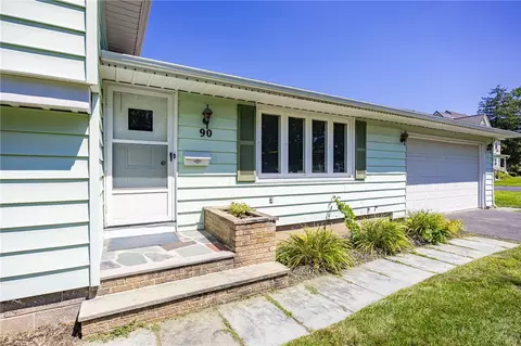 Exterior - 90 Oakbend Ln, Irondequoit, NY 14617 photo 5 of 12