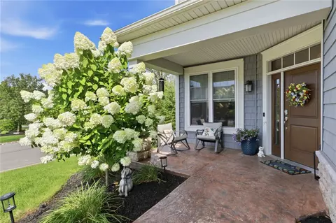 35 Greenpoint Trl, Pittsford, NY 14534