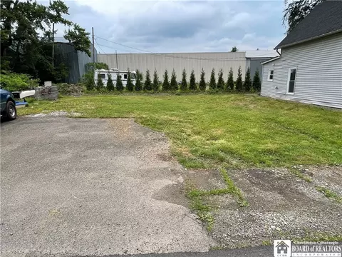 10 Venice St, Ellicott, NY 14720