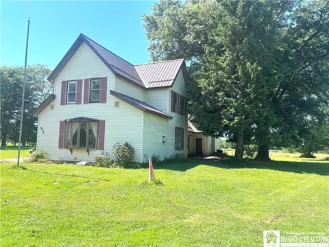 4552 Van Buren Rd, Pomfret, NY 14048
