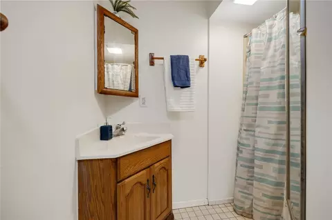Bath - 554 Helendale Rd, Irondequoit, NY 14609 photo 5 of 6