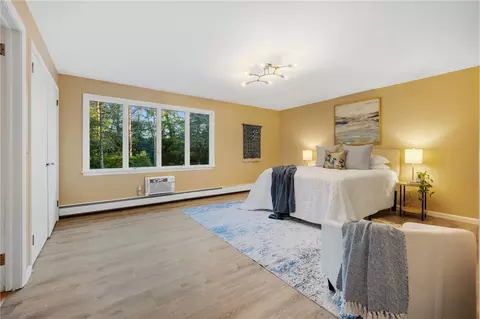 Bedroom - 554 Helendale Rd, Irondequoit, NY 14609 photo 6 of 10