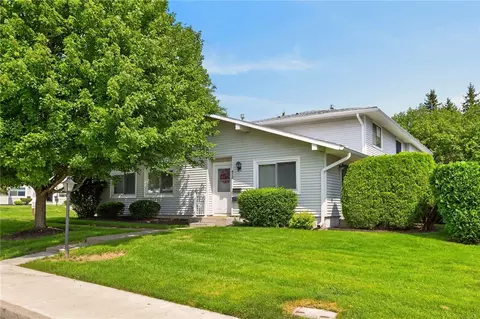 472 Eastbrooke Ln, Rochester, NY 14618