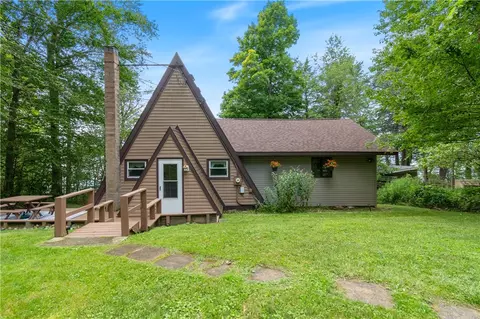 9387 Ingersoll Dr, Sterling, NY 13156