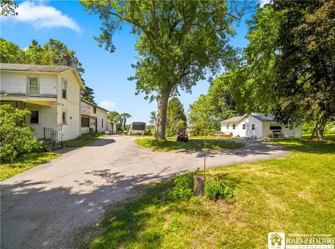 7474 E 7472 E Main Rd, Westfield, NY 14787