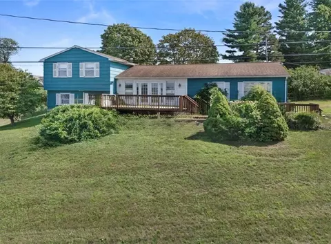 7131 Bayview Dr, Sodus Point, NY 14555