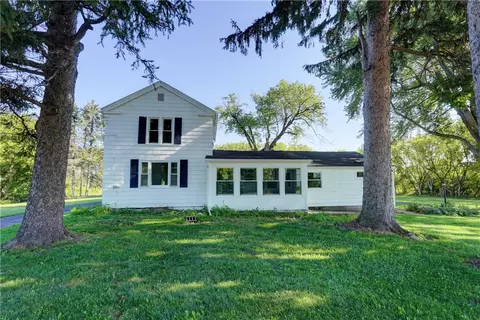 5544 Holtz Rd, Farmington, NY 14425