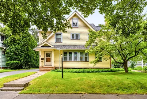 53 Elwell Dr, Rochester, NY 14618