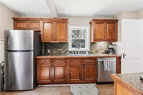 Kitchen - 33 Coolidge Rd, Irondequoit, NY 14622 photo 3 of 4