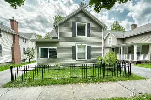 27 Cypress St, Rochester, NY 14620