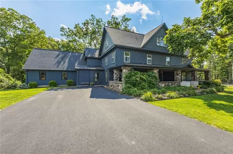 1960 Redman Rd, Hamlin, NY 14464