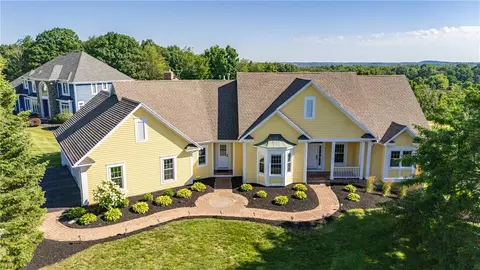 22 Cobblecreek Rd, Victor, NY 14564