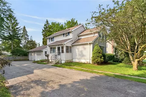 42 Barry St, Sweden, NY 14420