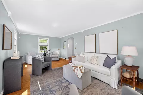 Living - 149 Yorkshire Rd, Irondequoit, NY 14609 photo 3 of 3