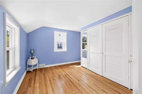 Bedroom - 149 Yorkshire Rd, Irondequoit, NY 14609 photo 2 of 4