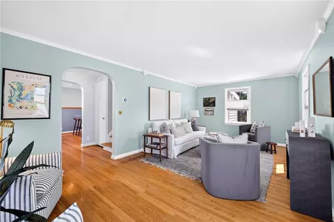 Living - 149 Yorkshire Rd, Irondequoit, NY 14609 photo 2 of 3