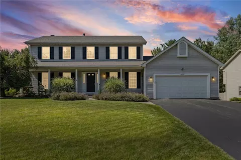 214 Weiland Woods Ln, Greece, NY 14626