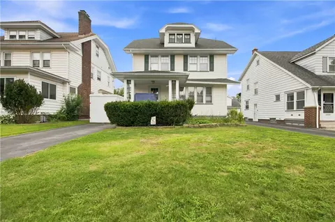 33 Alcazar St, Rochester, NY 14621