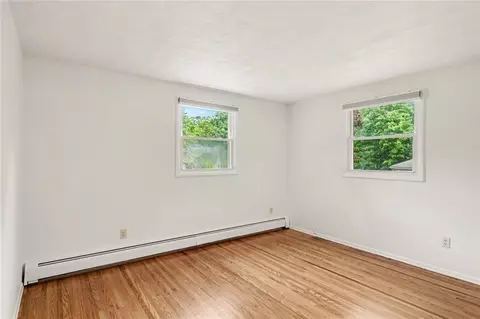 Bedroom - 425 Tara Ln, Webster, NY 14580 photo 5 of 6