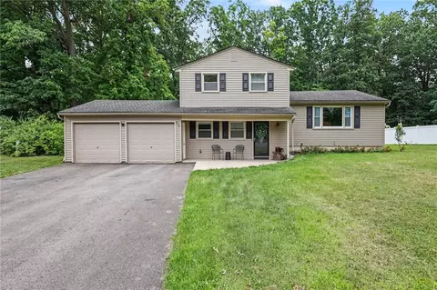 Exterior - 425 Tara Ln, Webster, NY 14580 photo 2 of 6