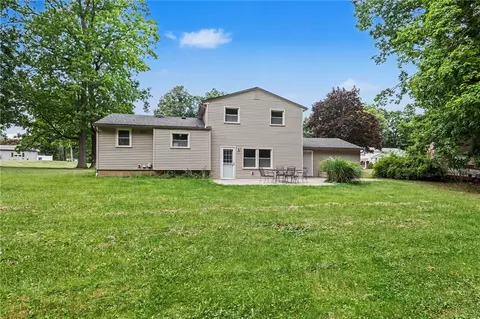 Exterior - 425 Tara Ln, Webster, NY 14580 photo 4 of 6