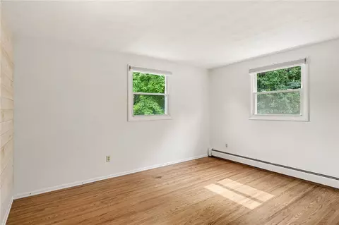 Bedroom - 425 Tara Ln, Webster, NY 14580 photo 3 of 6