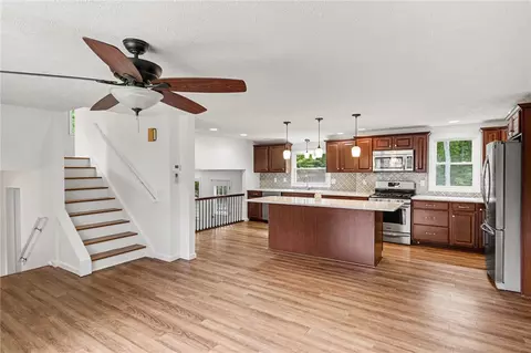 Living - 425 Tara Ln, Webster, NY 14580 photo 3 of 8