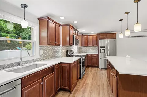 Kitchen - 425 Tara Ln, Webster, NY 14580 photo 3 of 3