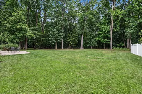 Exterior - 425 Tara Ln, Webster, NY 14580 photo 5 of 6