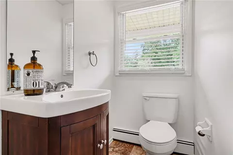 Bath - 425 Tara Ln, Webster, NY 14580 photo 1 of 2