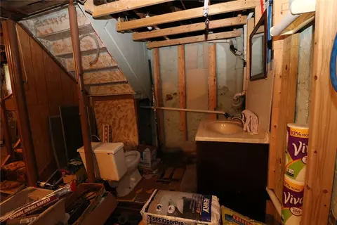 Bath - 708 Helendale Rd, Irondequoit, NY 14609 photo 4 of 4