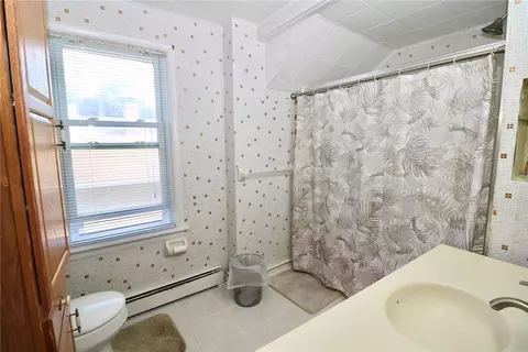 Bath - 708 Helendale Rd, Irondequoit, NY 14609 photo 2 of 4
