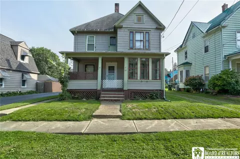 13 Crown St, Jamestown, NY 14701