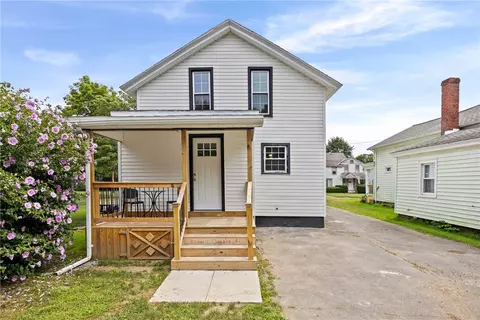 Exterior - 7 Spencer St, Lyons, NY 14489 photo 7 of 9