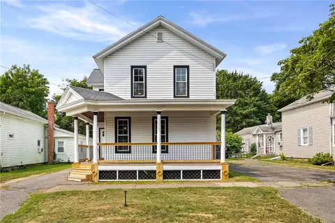 Exterior - 7 Spencer St, Lyons, NY 14489 photo 3 of 9