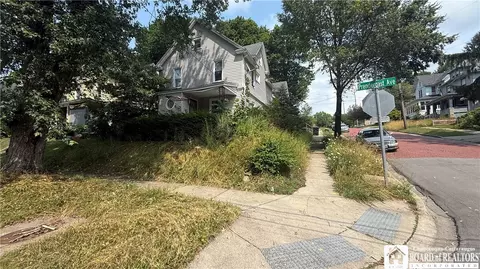 900 Prendergast Ave, Jamestown, NY 14701