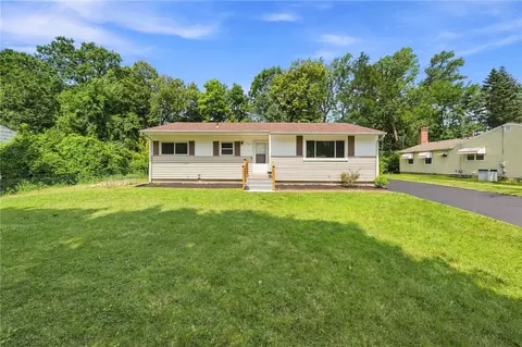 152 Princess Dr, Rochester, NY 14623