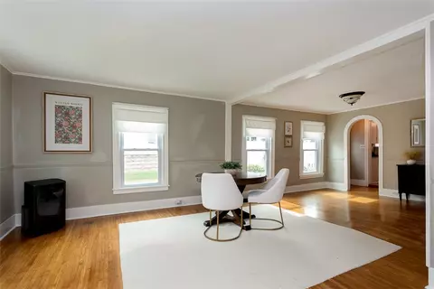 Dining - 71 E Main St, Avon, NY 14414 photo 1 of 3