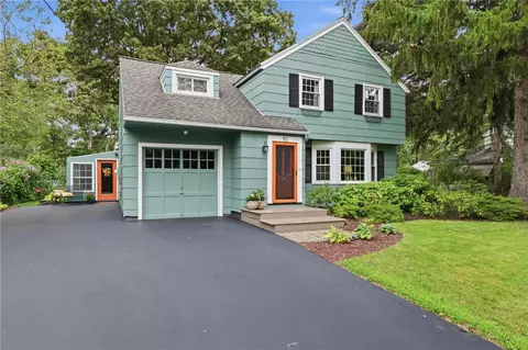 82 Rye Rd, Greece, NY 14626