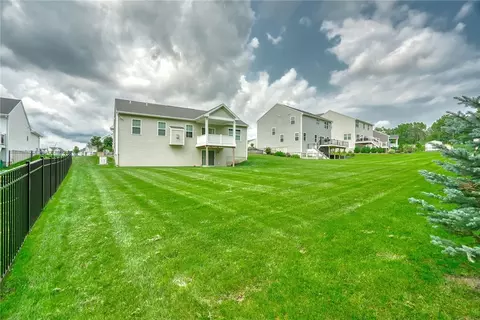 Exterior - 277 Turtle Run, Macedon, NY 14502 photo 9 of 11