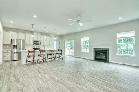 Living - 277 Turtle Run, Macedon, NY 14502 photo 2 of 6