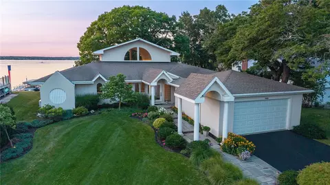 3582 Otetiana Pt, Canandaigua, NY 14424