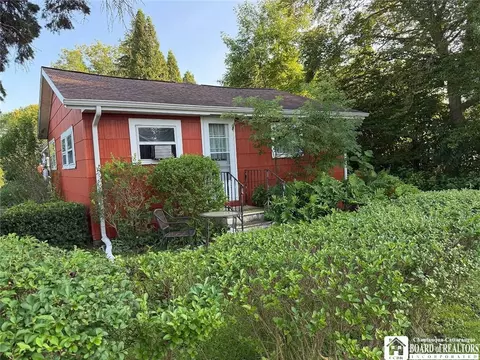 1669 Groveland Ave, Porter, NY 14174